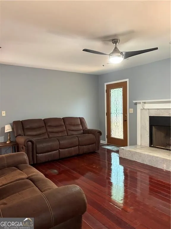 3728 Spring Leaf LN Acworth, GA 30101