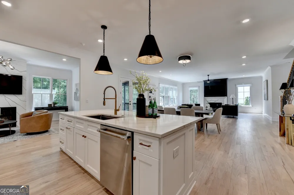 1370 Rumson LN Alpharetta, GA 30004