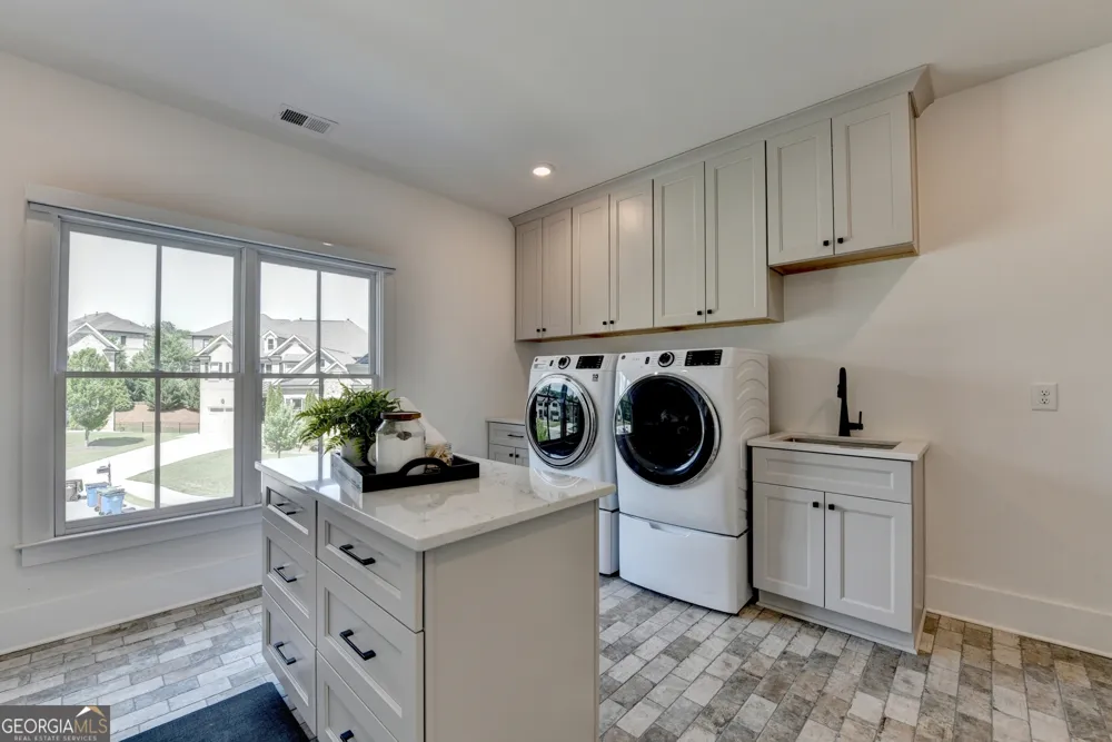 1370 Rumson LN Alpharetta, GA 30004