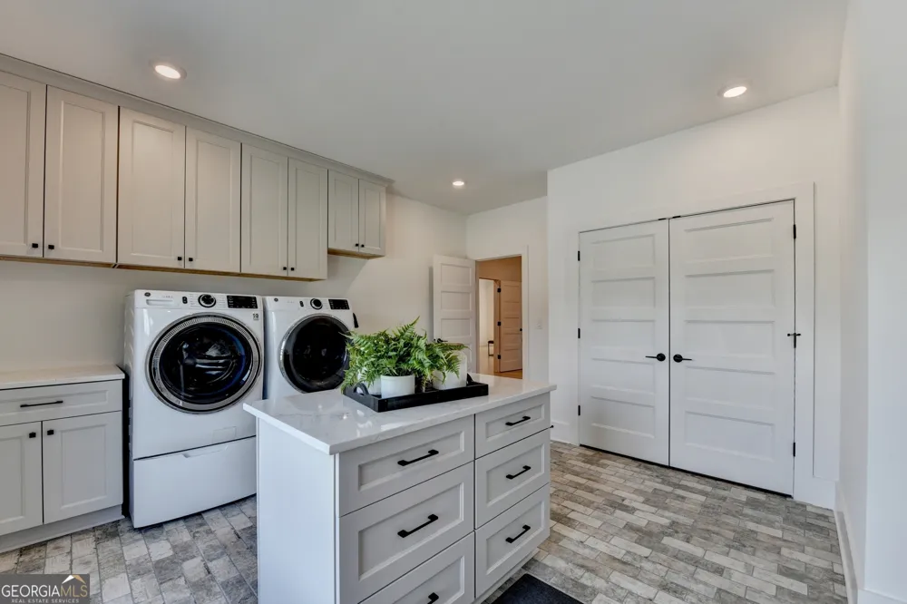 1370 Rumson LN Alpharetta, GA 30004