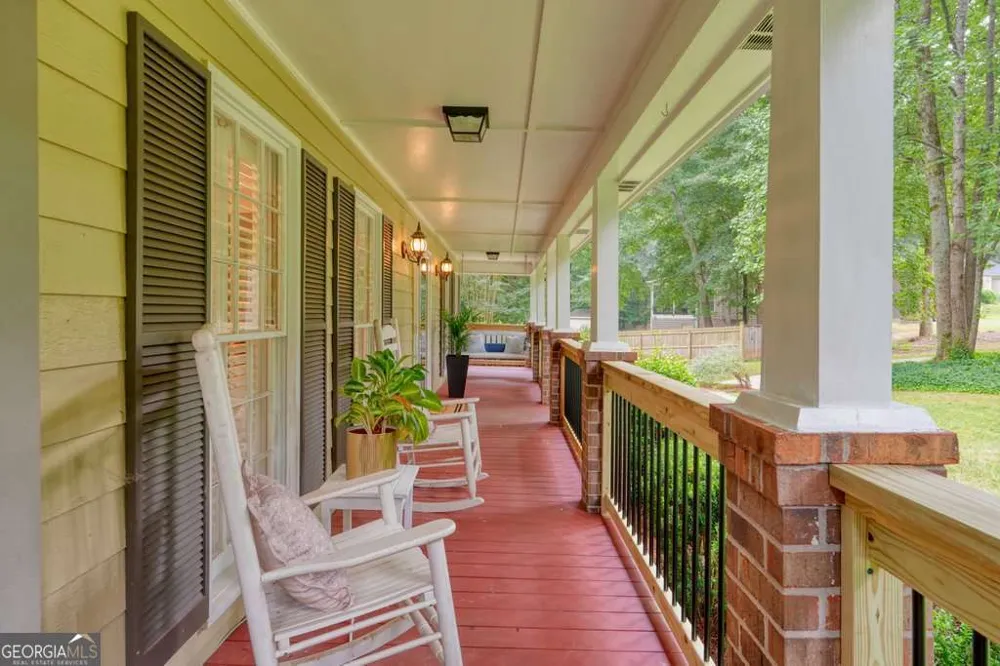 575 Teresa LN Canton, GA 30115