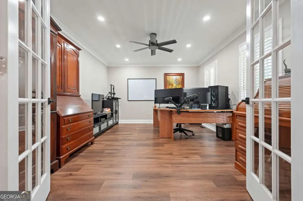 575 Teresa LN Canton, GA 30115