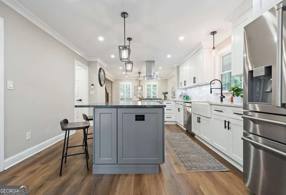 575 Teresa LN Canton, GA 30115