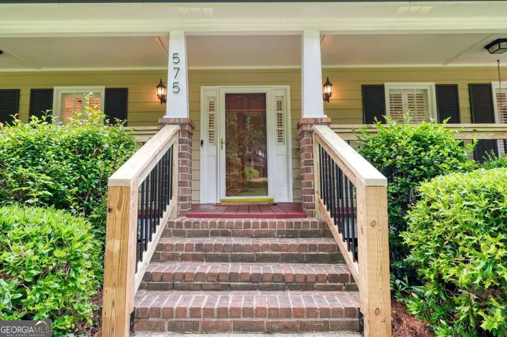 575 Teresa LN Canton, GA 30115