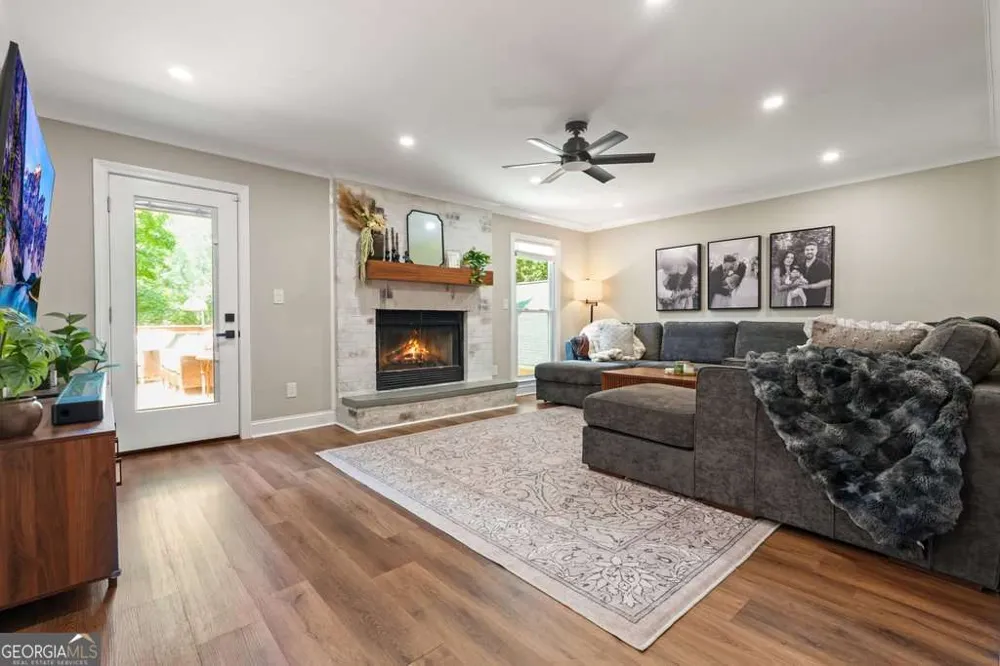 575 Teresa LN Canton, GA 30115