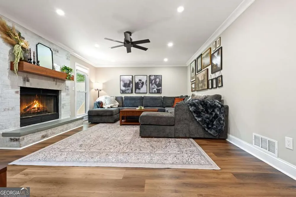 575 Teresa LN Canton, GA 30115