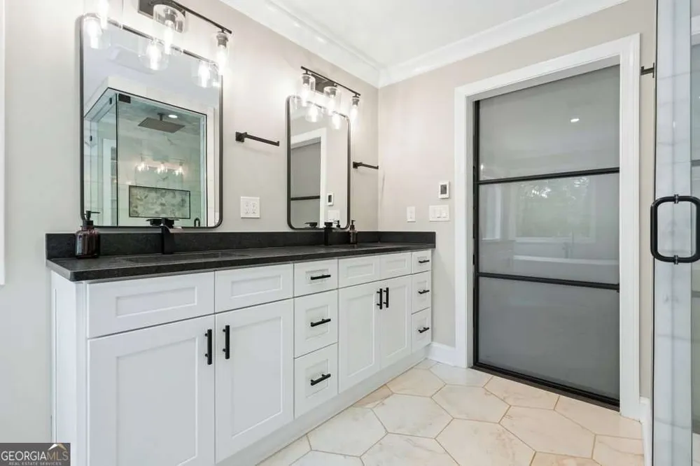575 Teresa LN Canton, GA 30115