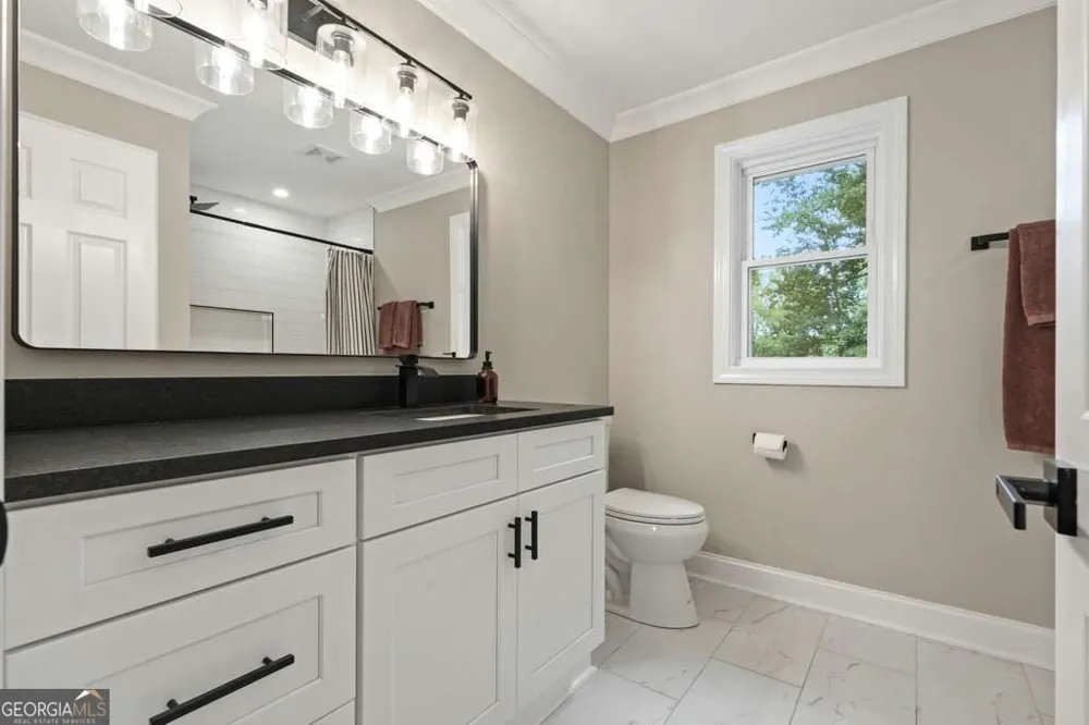 575 Teresa LN Canton, GA 30115