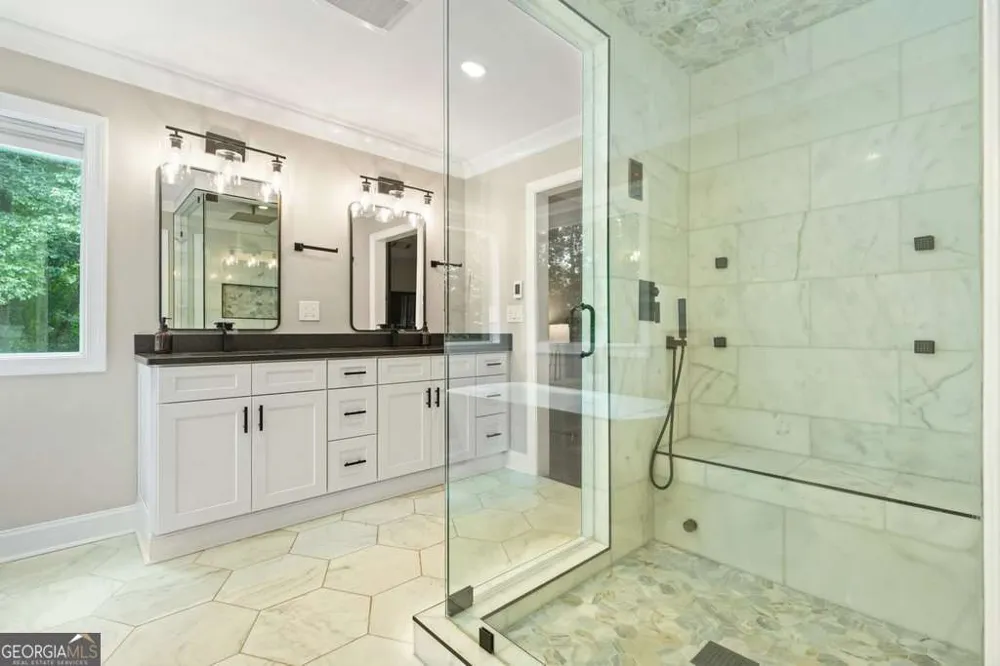 575 Teresa LN Canton, GA 30115