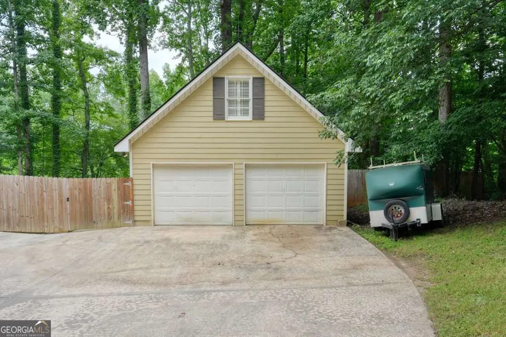 575 Teresa LN Canton, GA 30115
