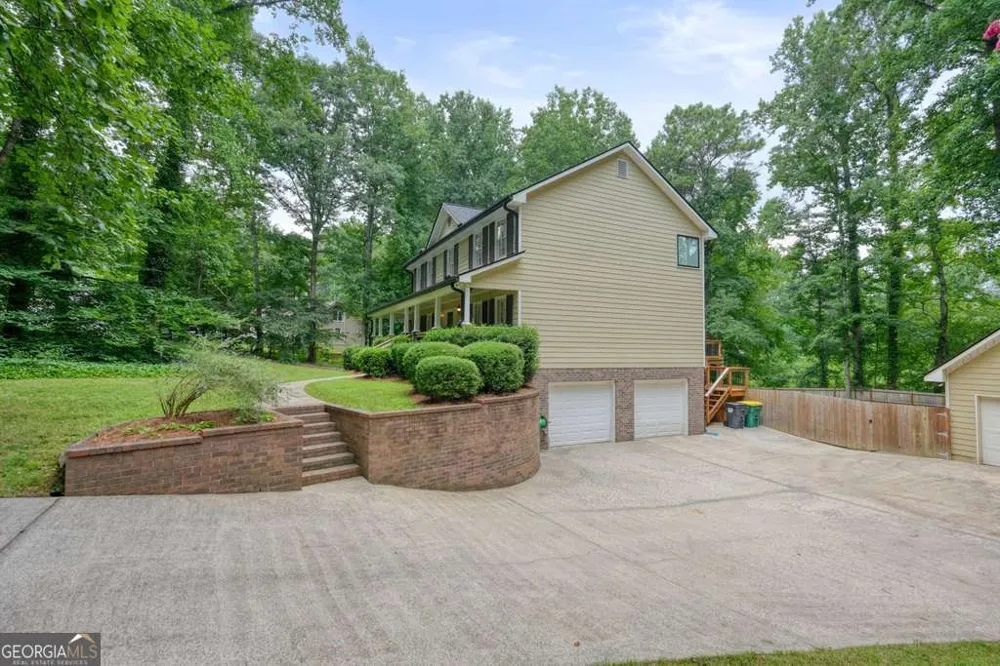 575 Teresa LN Canton, GA 30115