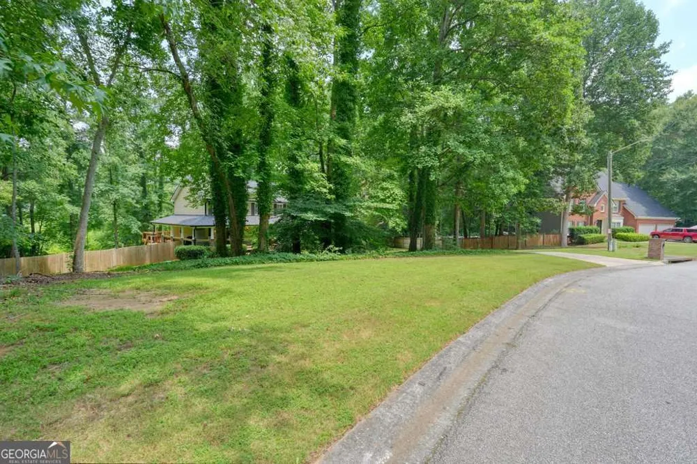 575 Teresa LN Canton, GA 30115
