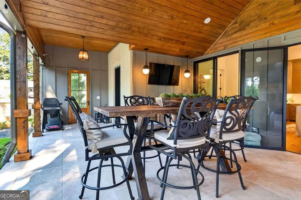 244 Brooke DR Alpharetta, GA 30009