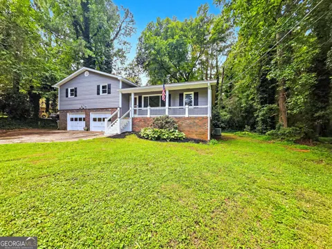 2704 Kozy CT NE