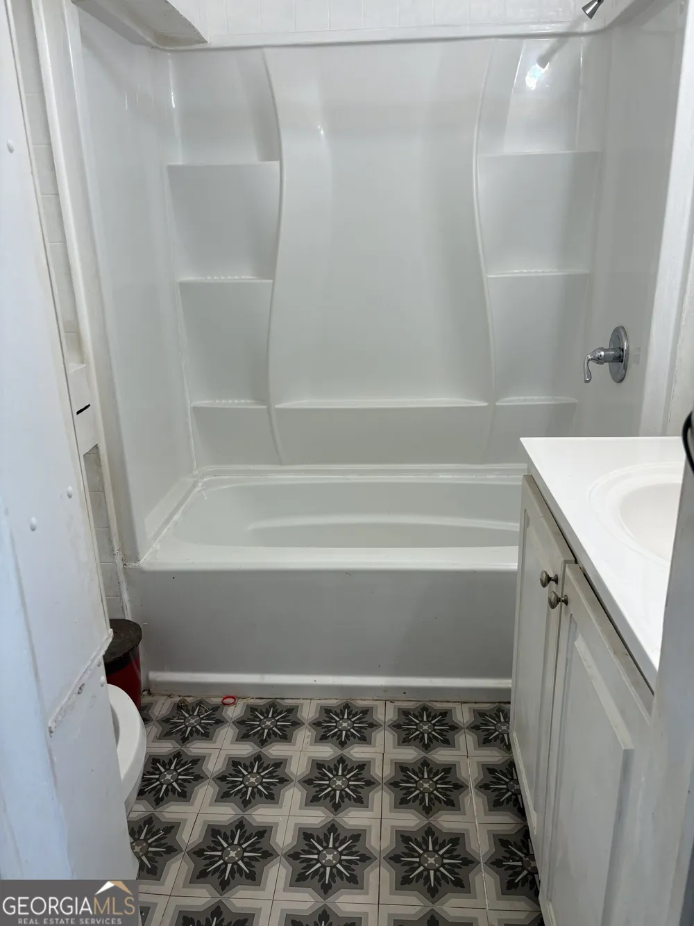 309 Glen Iris DR Monroe, GA 30655