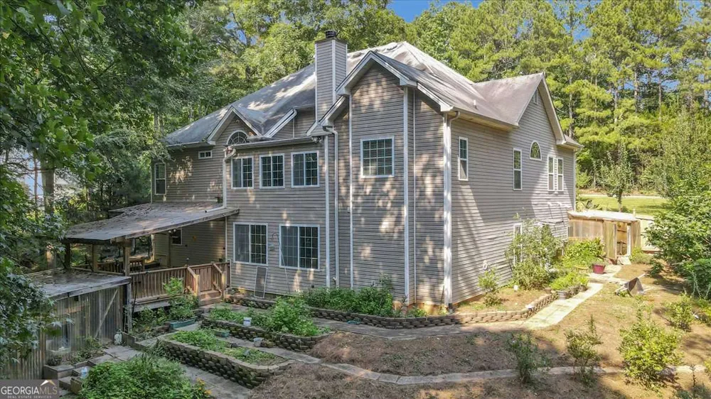 59 Rocky CIR NE White, GA 30184