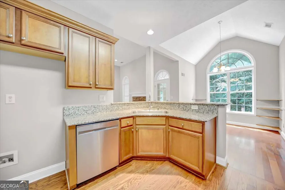 59 Rocky CIR NE White, GA 30184