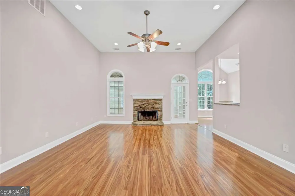 59 Rocky CIR NE White, GA 30184