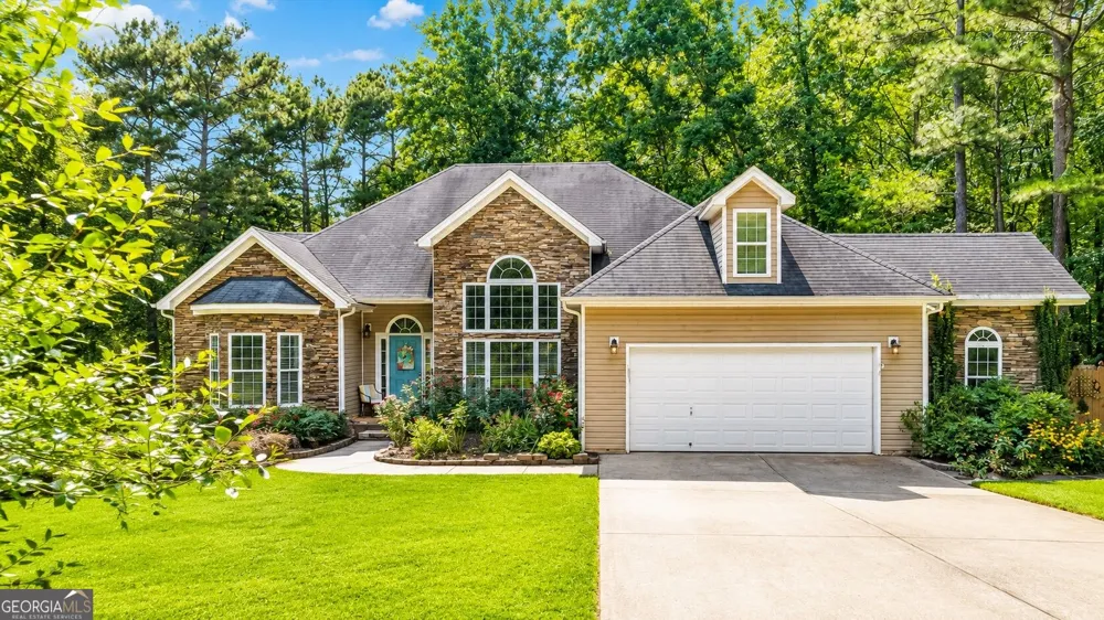 59 Rocky CIR NE White, GA 30184