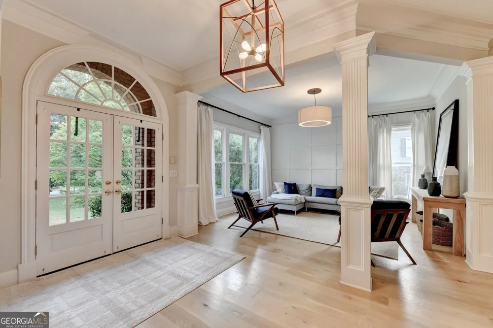 1071 Moores Walk LN Suwanee, GA 30024