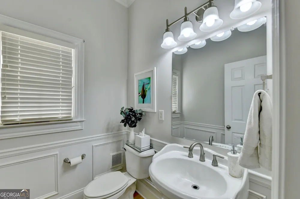 1071 Moores Walk LN Suwanee, GA 30024