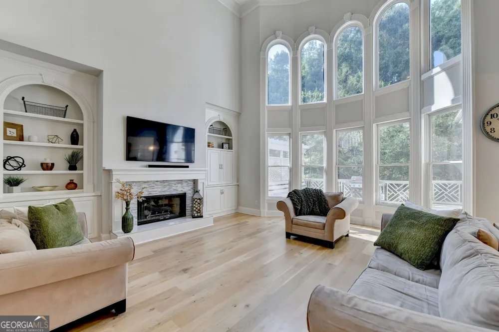 1071 Moores Walk LN Suwanee, GA 30024