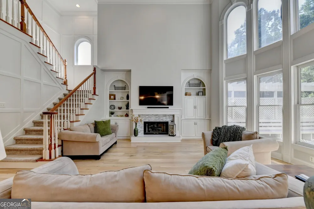 1071 Moores Walk LN Suwanee, GA 30024