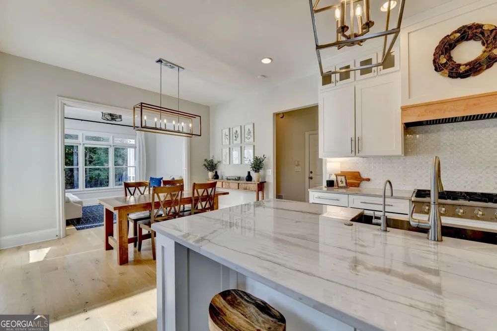 1071 Moores Walk LN Suwanee, GA 30024