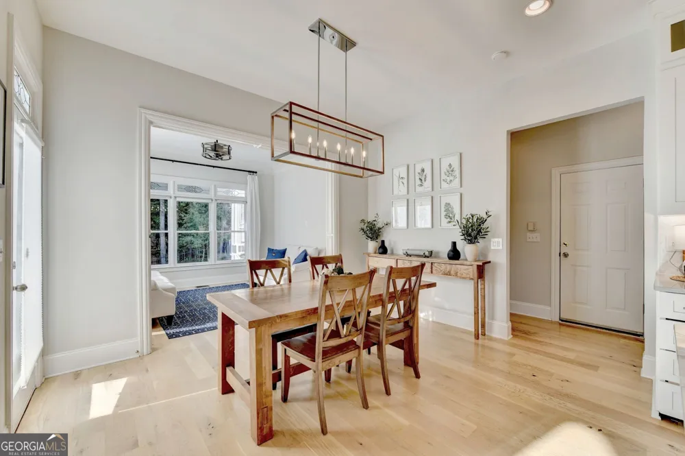 1071 Moores Walk LN Suwanee, GA 30024