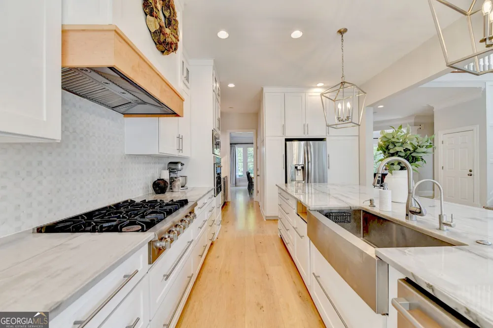 1071 Moores Walk LN Suwanee, GA 30024