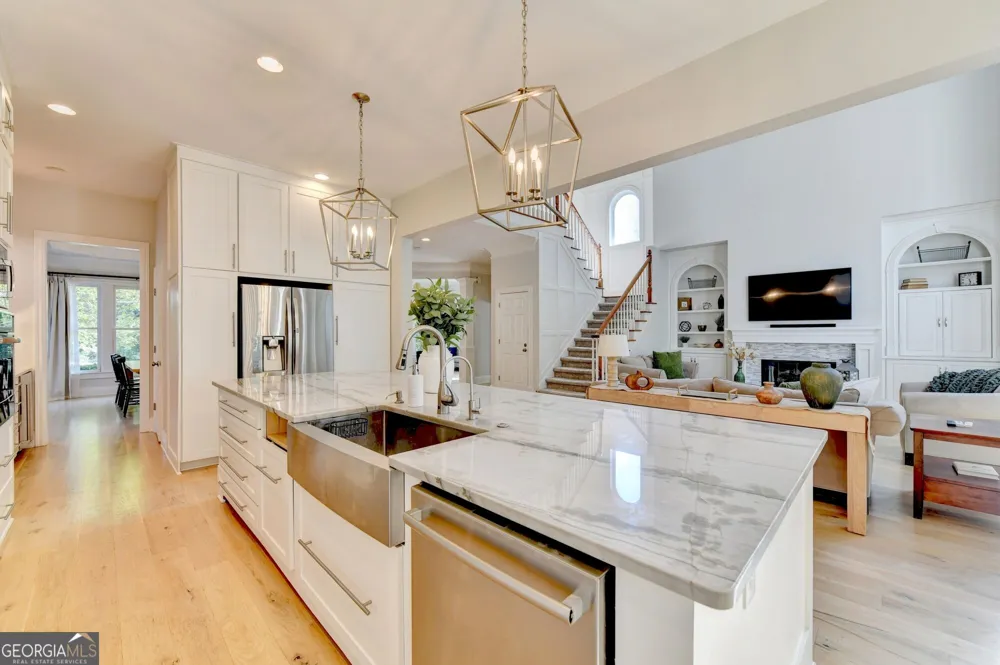 1071 Moores Walk LN Suwanee, GA 30024
