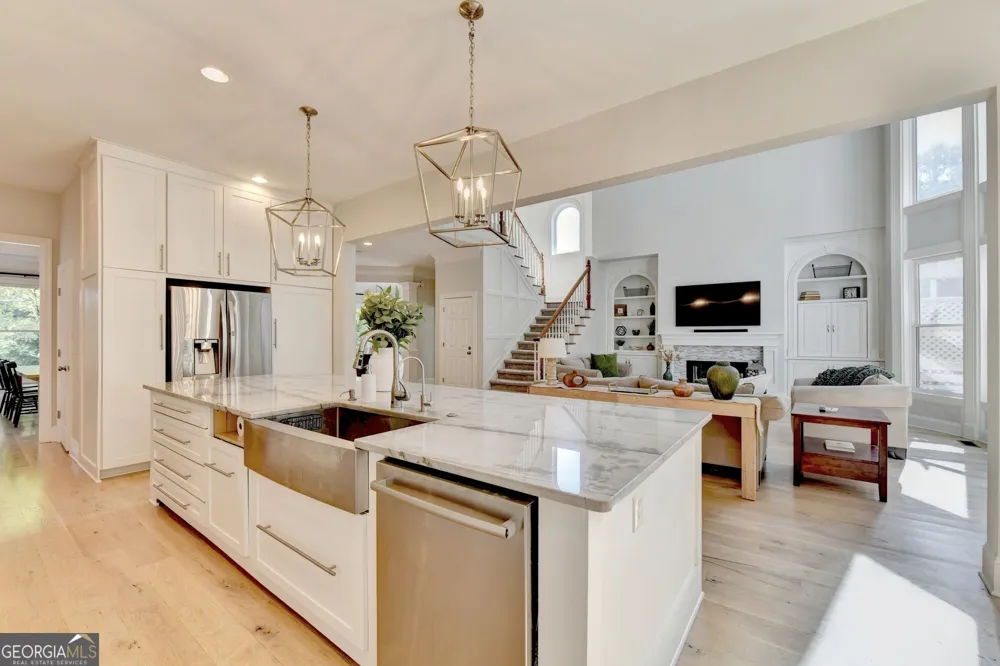 1071 Moores Walk LN Suwanee, GA 30024