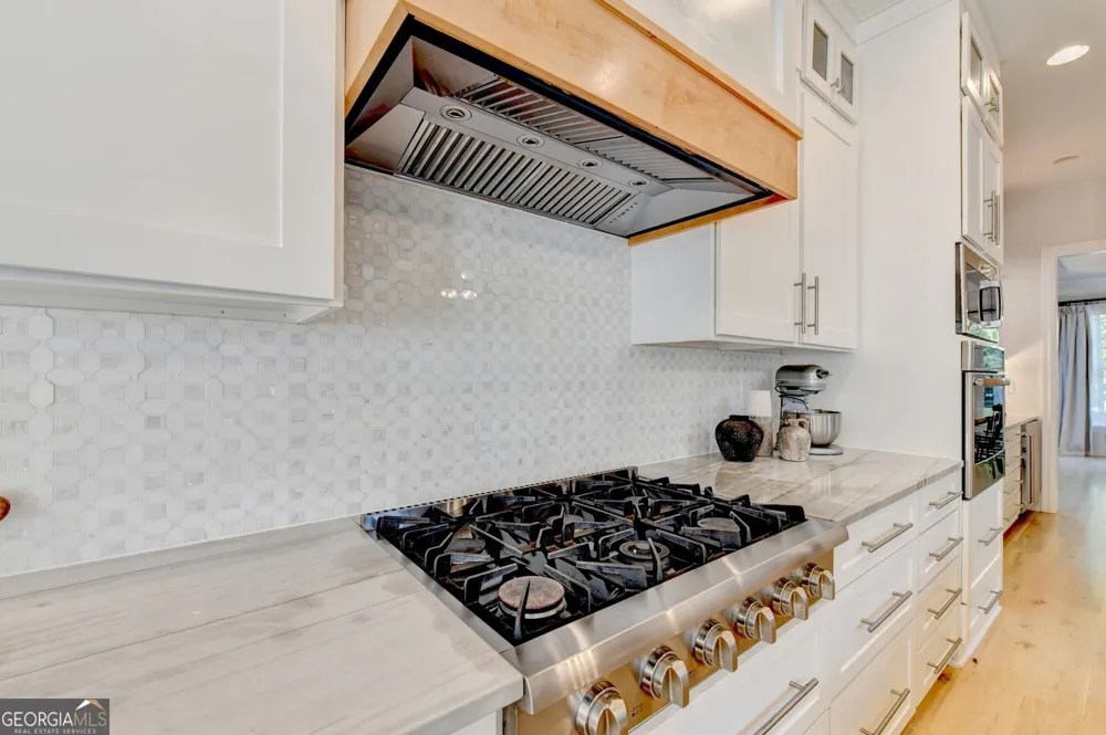 1071 Moores Walk LN Suwanee, GA 30024
