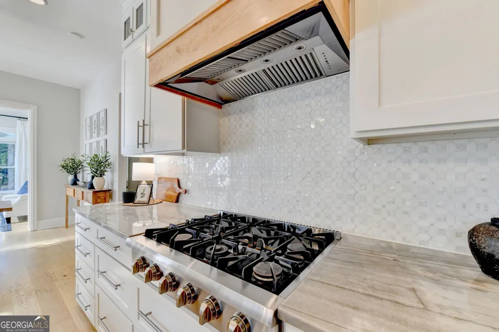 1071 Moores Walk LN Suwanee, GA 30024
