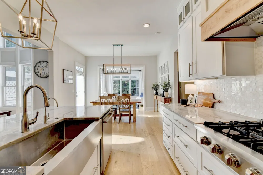 1071 Moores Walk LN Suwanee, GA 30024
