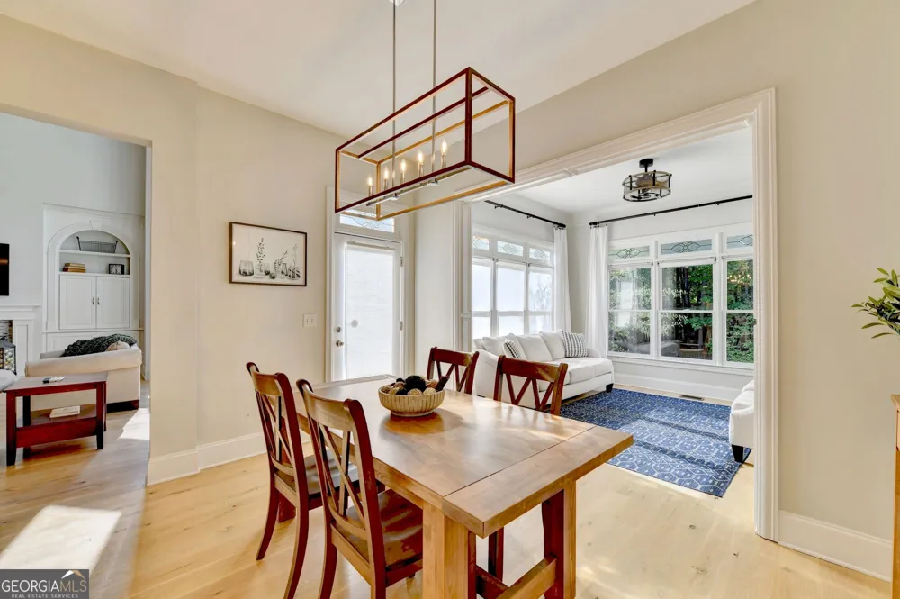 1071 Moores Walk LN Suwanee, GA 30024