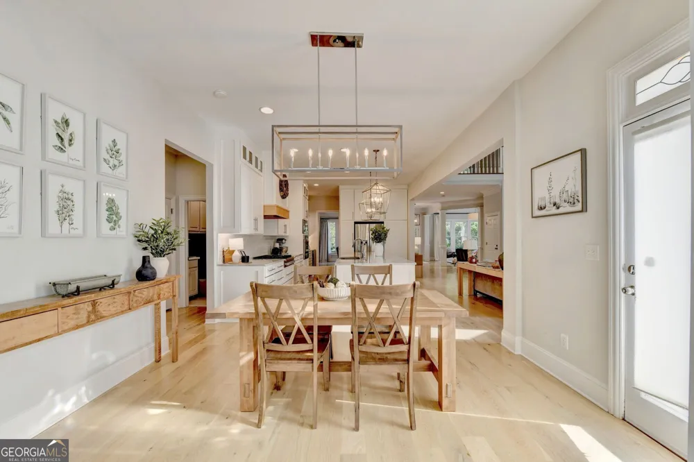 1071 Moores Walk LN Suwanee, GA 30024