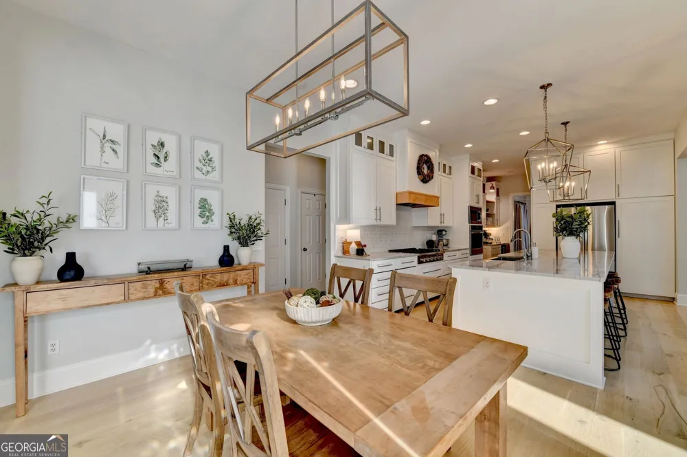 1071 Moores Walk LN Suwanee, GA 30024