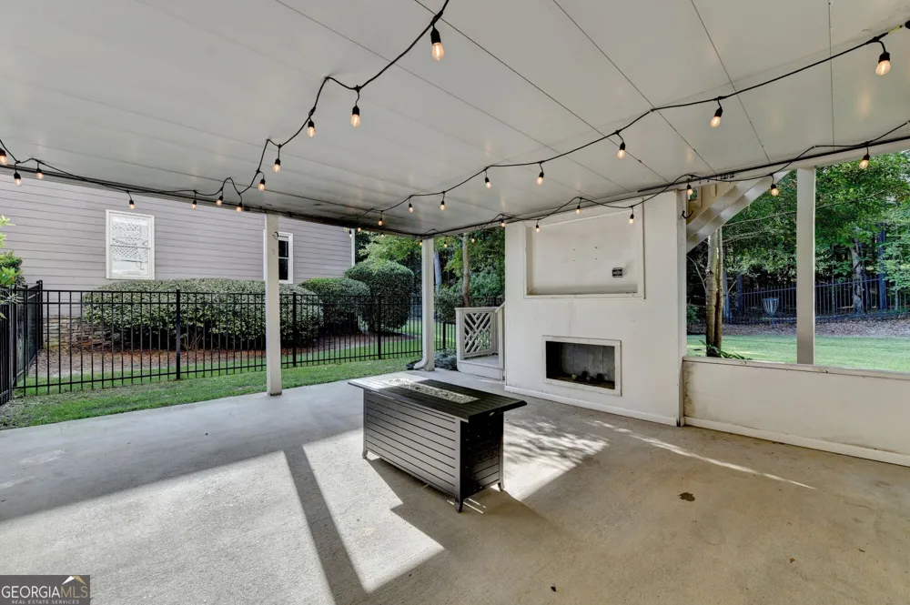 1071 Moores Walk LN Suwanee, GA 30024