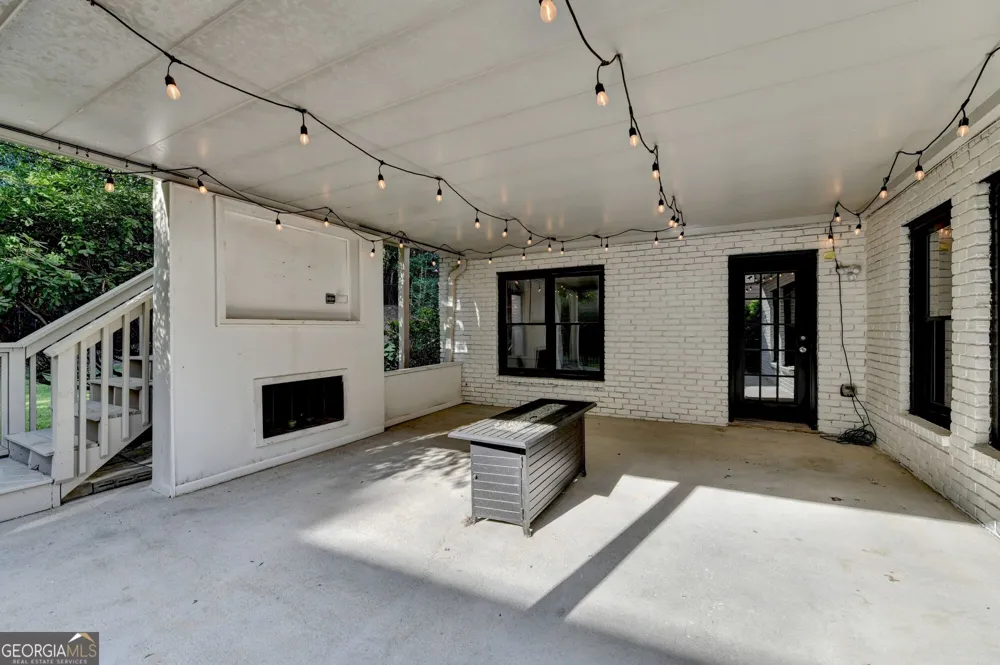 1071 Moores Walk LN Suwanee, GA 30024