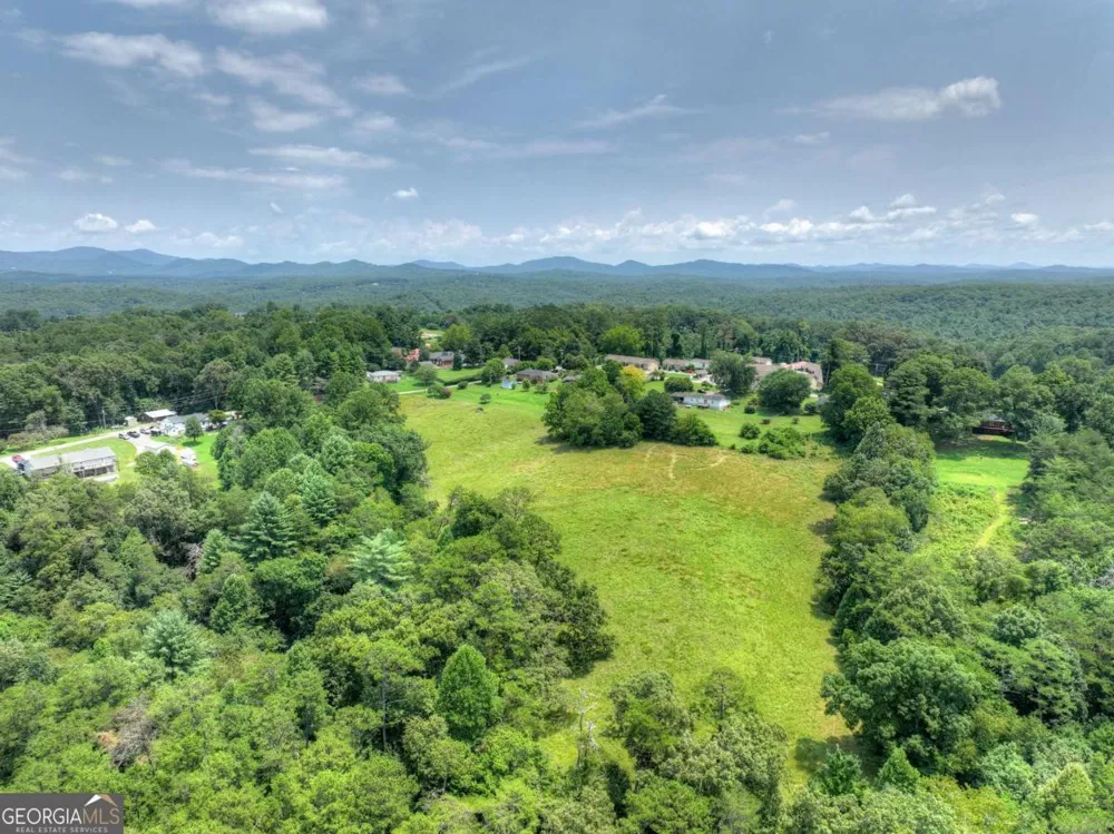 210 Lavista DR Blue Ridge, GA 30513