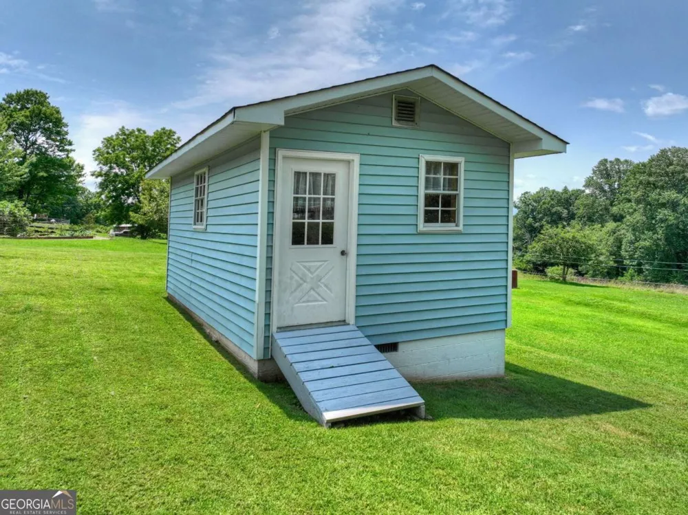 210 Lavista DR Blue Ridge, GA 30513