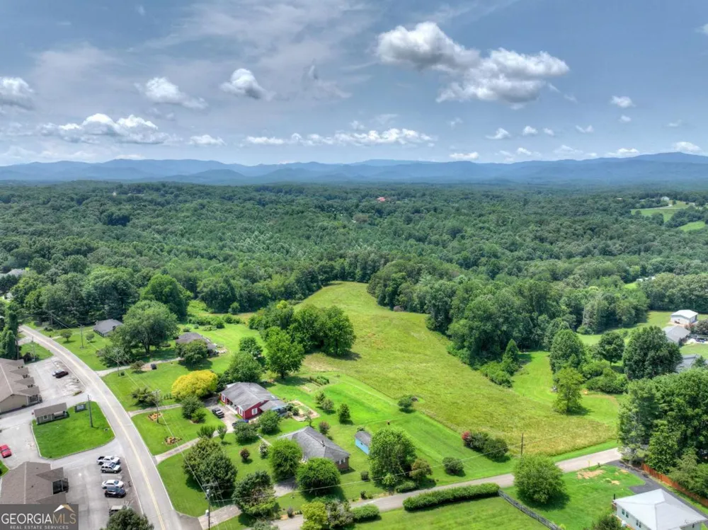 210 Lavista DR Blue Ridge, GA 30513
