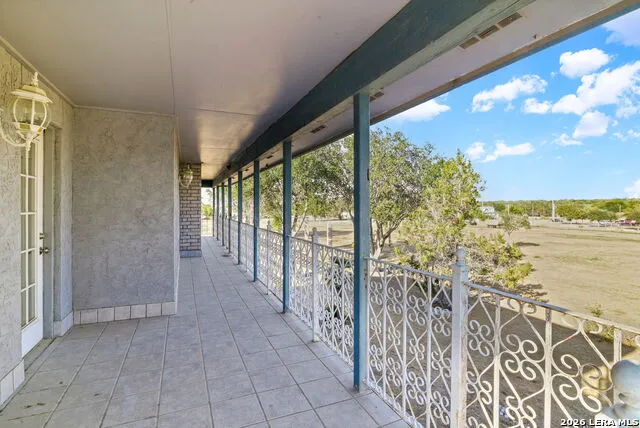 5280 Smith Rd Von Ormy, TX 78073