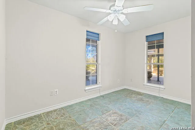 5280 Smith Rd Von Ormy, TX 78073