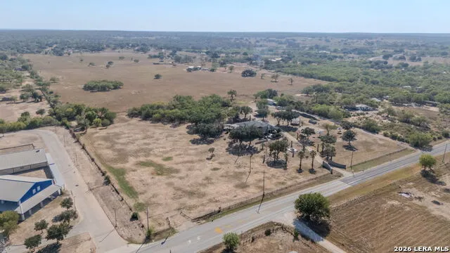 5280 Smith Rd Von Ormy, TX 78073
