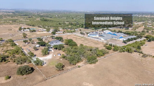 5280 Smith Rd Von Ormy, TX 78073