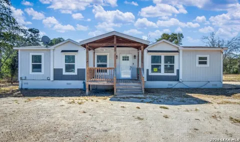 209 Sandy Oaks Dr