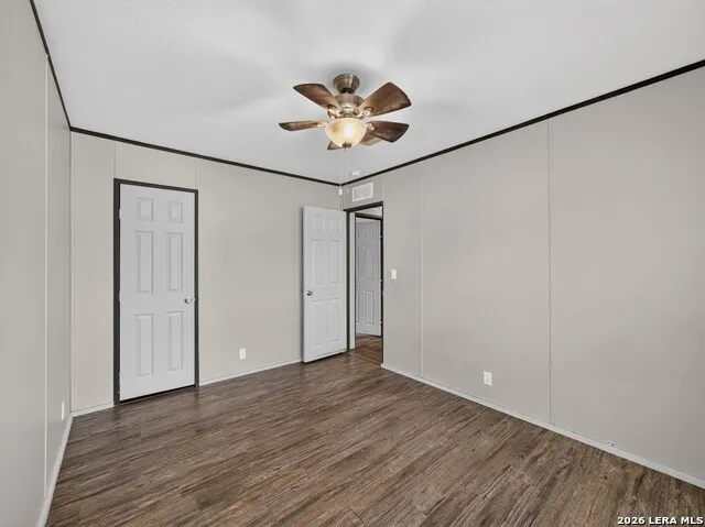 209 Sandy Oaks Dr Seguin, TX 78155