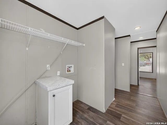 209 Sandy Oaks Dr Seguin, TX 78155